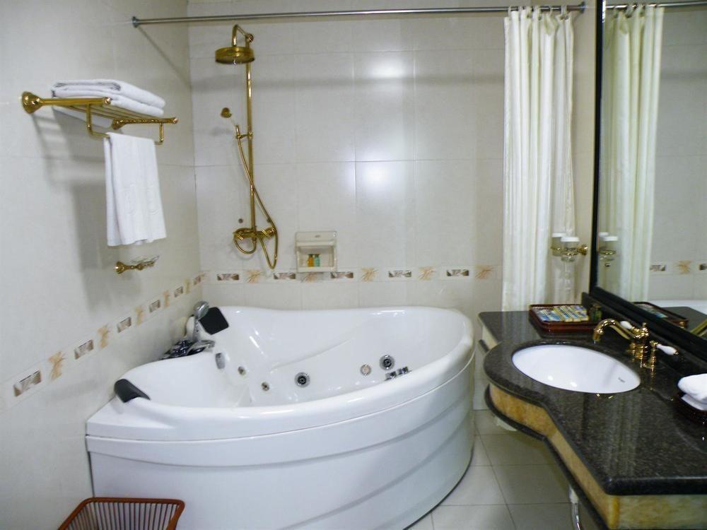 Foshan Jinyin Hotel Exterior photo